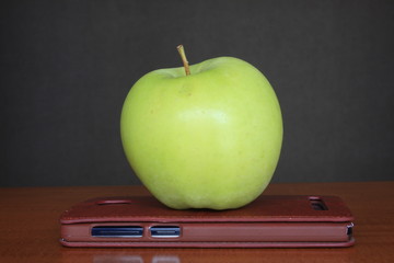 Pomme et téléphone 