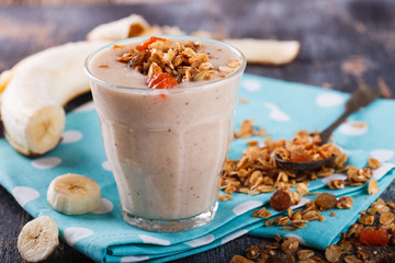 Banana smoothie homemade granola.