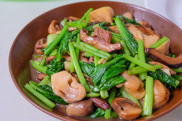 Stir fry choy sum with mushroom
