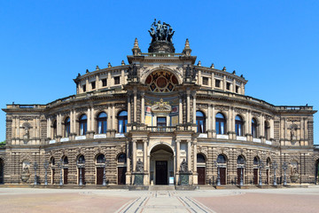Fototapeta na wymiar Saxon State Opera Semperoper in Dresden, Germany