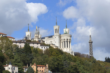 Fototapeta na wymiar Lyon Basilique Notre Dame de Fourvière 2005