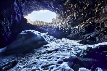 Fotobehang Surtshellir Lava Caves © Fyle