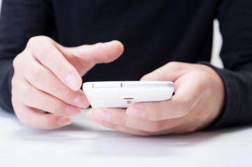 白いスマートフォン