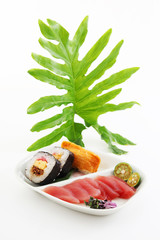 おいしそうなお寿司と刺身