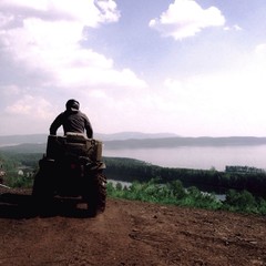 квадроцикл в горах