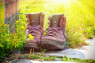 Wanderschuhe in der Sonne