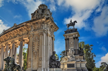 Fototapeta premium monument in Parque del Buen Retiro