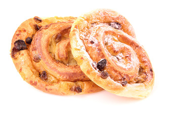 escargots aux raisins sur fond blanc