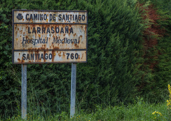 Obraz premium The distance to Santiago de Compostela from Larrosoana 760km, Camino de Santiago