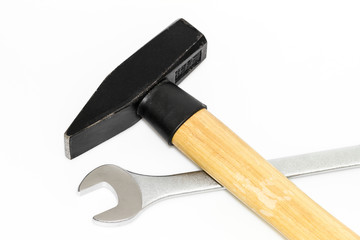 Hammer und Maulschlüssel