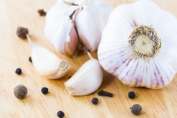 garlic with parsley leaves