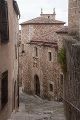 Hermosas calles de la ciudad medieval de Cáceres en la comunidad de Extremadura, España