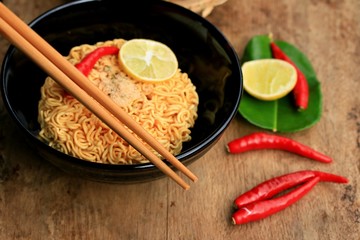 Dried instant noodles