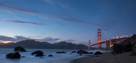 Fotobehang Baker Beach, San Francisco Golden Gate Bridge en Marin Hills Panorama in de schemering. Marshall& 39 s Beach, San Francisco, Californië, VS.