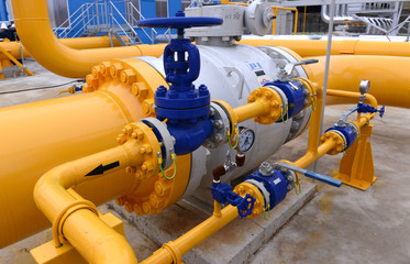 Gas storage and pipeline 