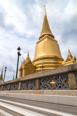 Fototapeta na wymiar Gold stupa