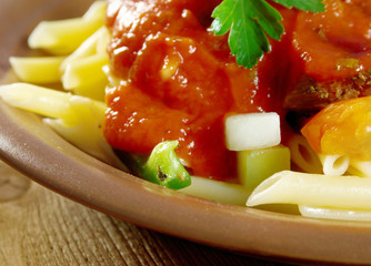  pasta with tomato beef sauce