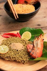 Dried instant noodles