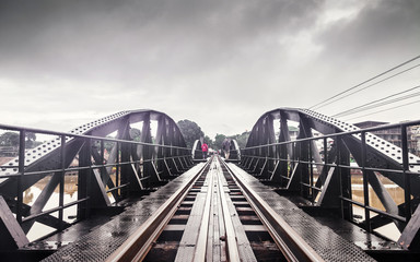 Obraz premium Railway metal bridge of world war history, River Kwai, Thailand
