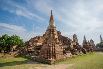 Fototapeta premium Old Temple wat Chaiwatthanaram of Ayutthaya Province( Ayutthaya
