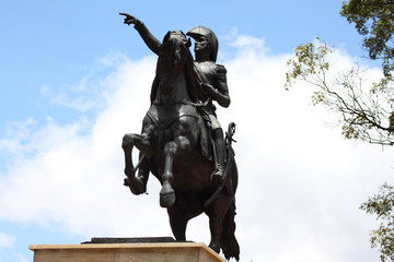 Памятник Хосе де Сан-Мартину,главнокомандующему армией Перу с 1816 по 1822 год. Колумбия. Богота. - obrazy, fototapety, plakaty