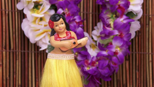 Tropical setting for a Hula dancing doll, 4K Ultra HD