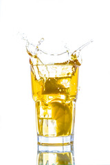 Ice tea with lemon splash