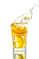 Ice tea with lemon splash