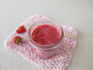 Selbst gemachtes Erdbeereis