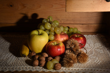 composizione frutta frutto natura morta frutta mele uva noci castagne