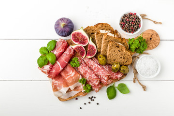 Italienische Antipasti Wurst mit Feigen