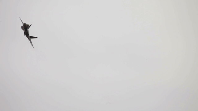 Aircraft F22 weapons bay flight turn P HD 9376