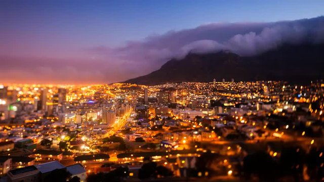 Sunset timelapse of Cape Town and the Table Mountain