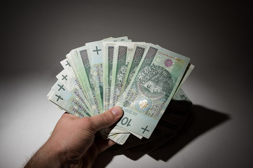 polskie pieniądze 100 pln