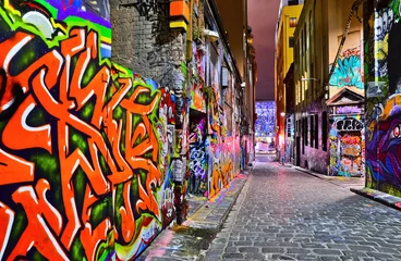 Fotobehang Graffiti Zicht op kleurrijke graffitikunstwerken op Hosier Lane in Melbourne