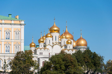 Fototapeta na wymiar Uspensky and Blagoveschensky cathedrals of Moscow Kremlin