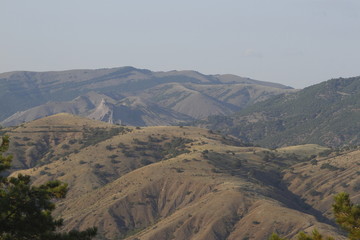 Вид на гору Даэ-Тепе с горы Ташлы-Бурун в окрестностях посёлка Морское. © vadim_kanivets