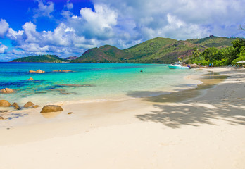 Fototapeta na wymiar Beautiful beach, Island Praslin - Seychelles