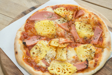  Hawaiian Pizza