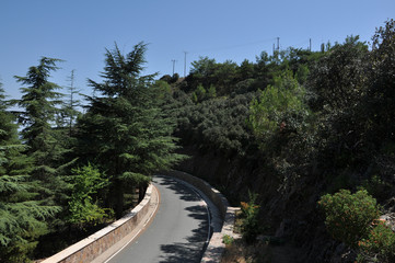 the road on mount Throni