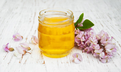honey with acacia blossoms
