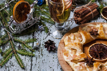 cake from flaky pastry with apples