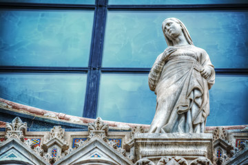 Mary statue in Siena Duomo facade