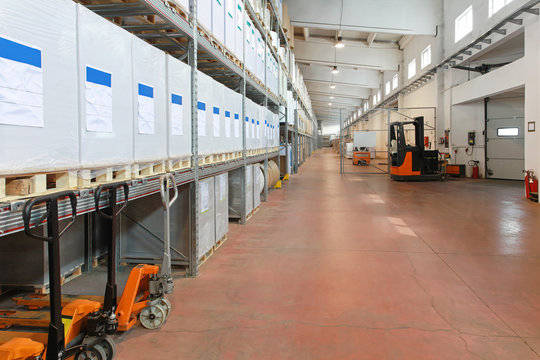 Distribution warehouse