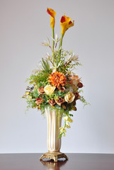 Obraz premium Vases artificial flowers.
