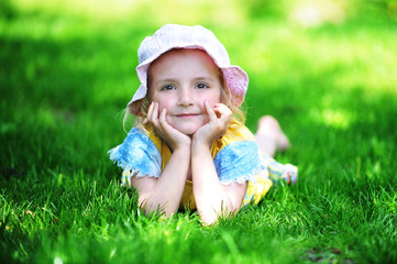 girl in hat