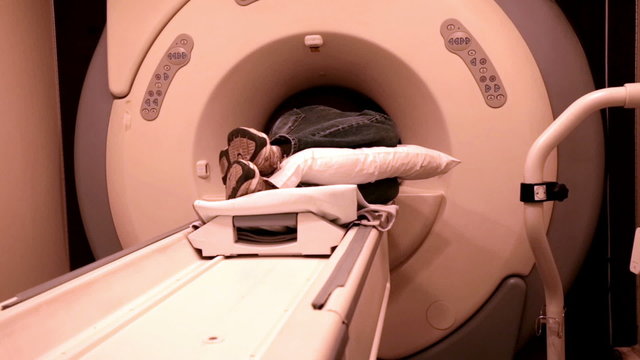 Hospital MRI man in emergency image P HD 1476