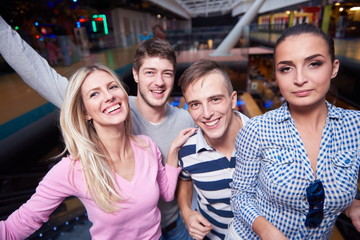 Naklejka premium friends in shopping