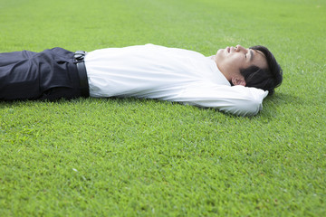 若い会社員の男性