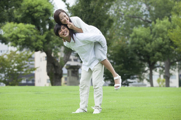 若い男女のカップル
